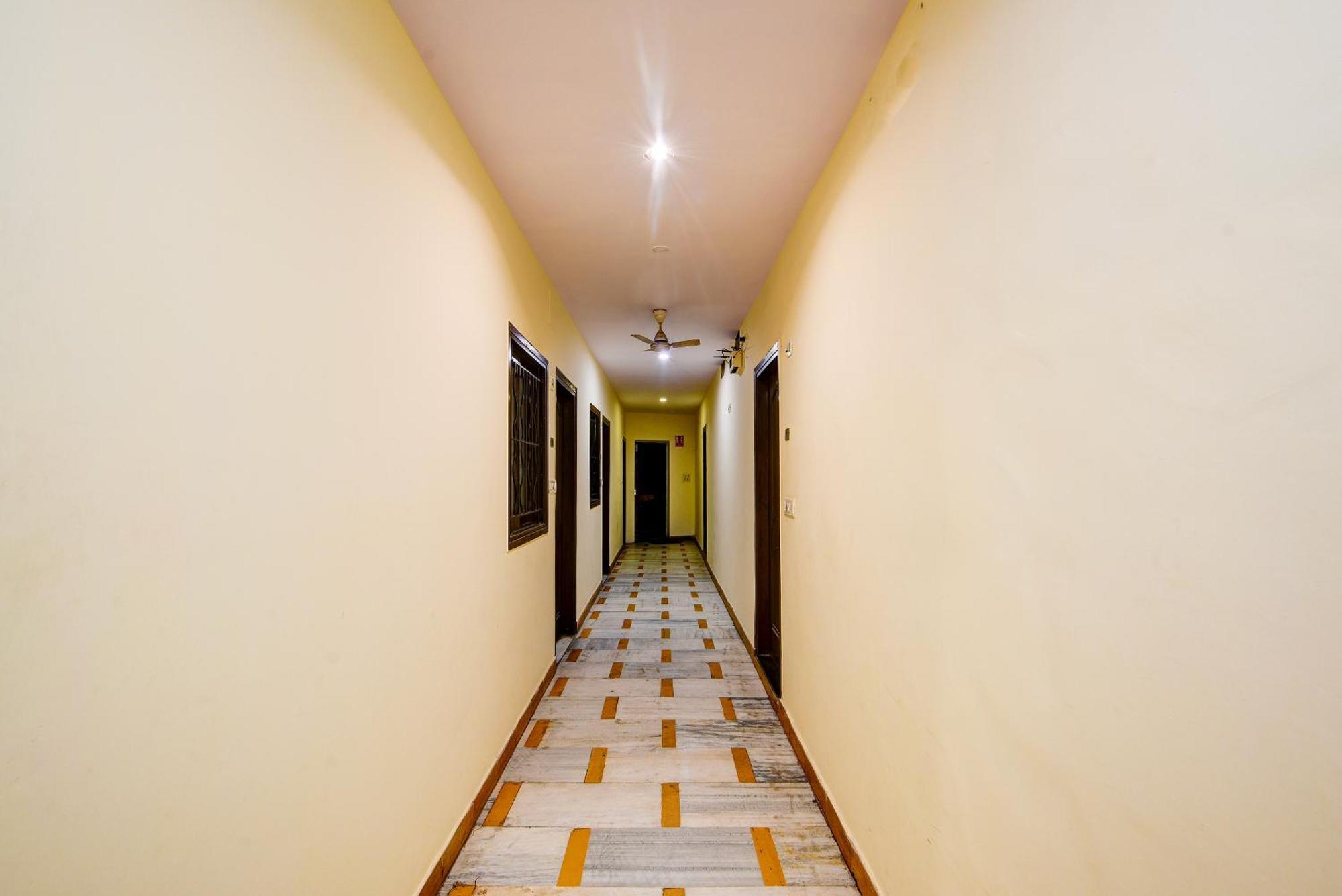 Vivek Deluxe In Centre - Near Railway Station Hotel New Delhi