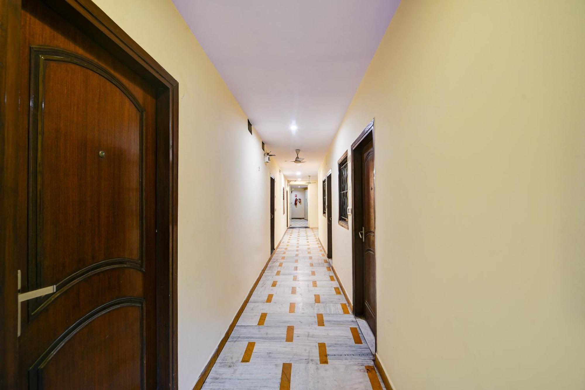 Vivek Deluxe In Centre - Near Railway Station Hotel 3*