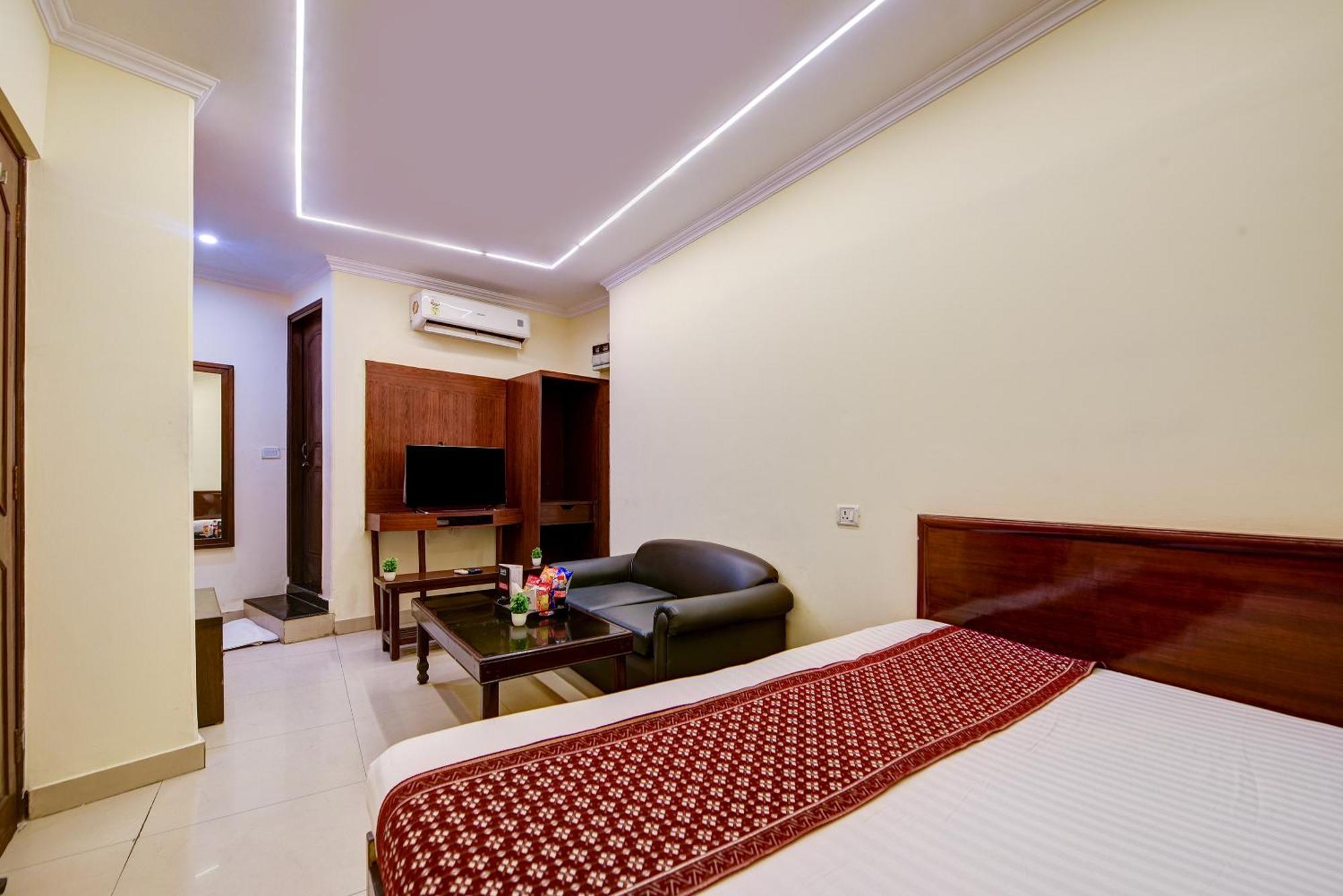 Vivek Deluxe In Centre - Near Railway Station 3* New Delhi